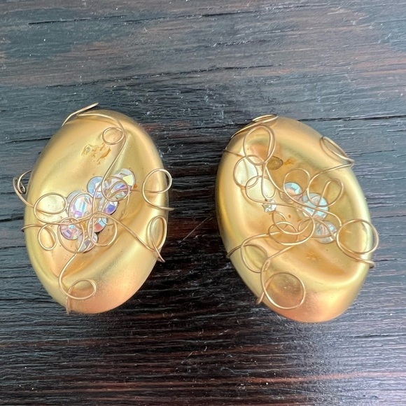 Vintage 80s Gold Tone Sparkly Clip On Earrings Rhinestones Pair of earrings - Picture 3 of 7